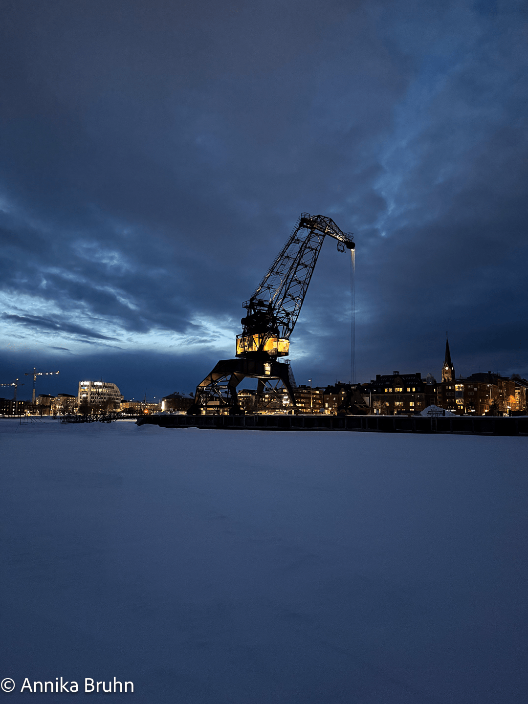 Gamla hamnkranen bei Nacht